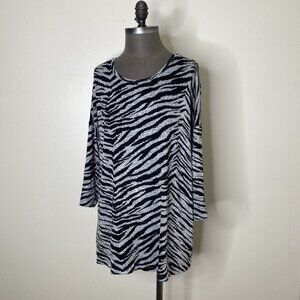 Torrid Super Soft Plush Zebra Drop Shoulder Top Size 2XL